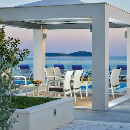 Amazing In Rogoznica With Sauna * Rogoznica (Sibenik-Knin)