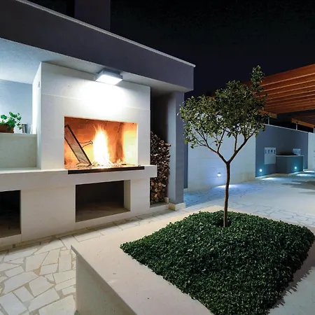 Apartment Amazing In Rogoznica With Sauna