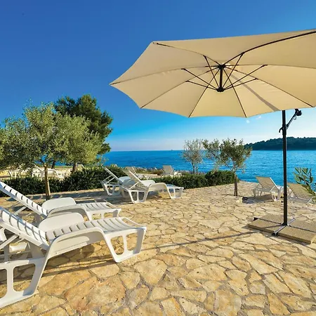 Apartment Amazing In Rogoznica With Sauna *
